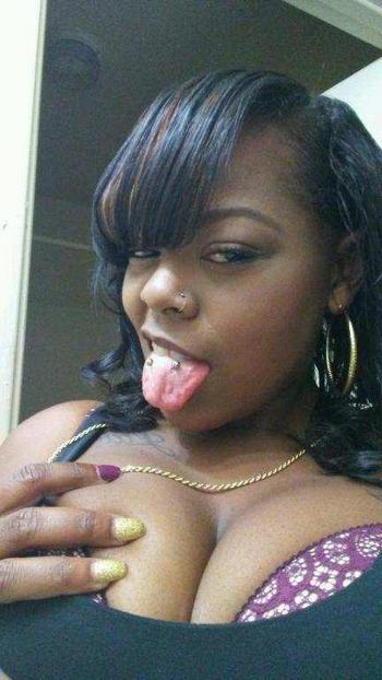 , 24  female escort, North Bay