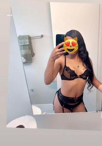 Chyna, 21  female escort, North Bay