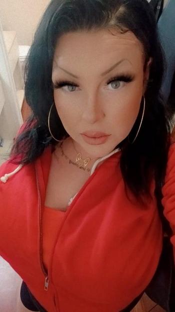 Brittney, 34  female escort, North Bay