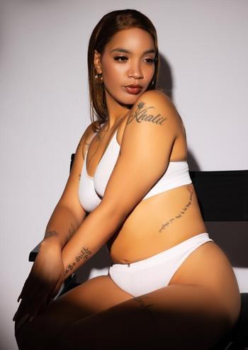 Dulce , 24  female escort, North Bay