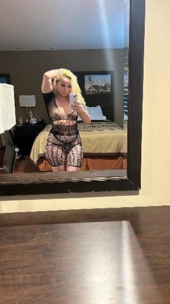 Eve, 30  female escort, North Bay