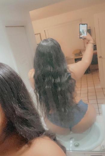 Nikki, 26  female escort, North Bay