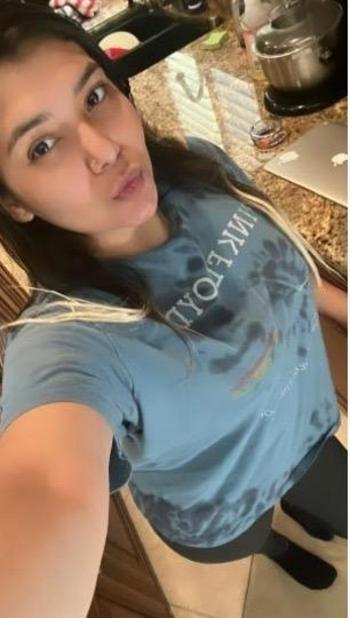 MIA, 22  female escort, North Bay