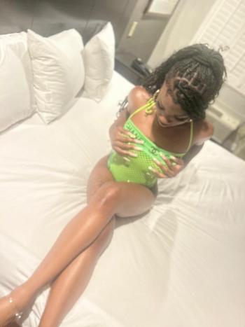 Tinkk , 22  female escort, North Bay