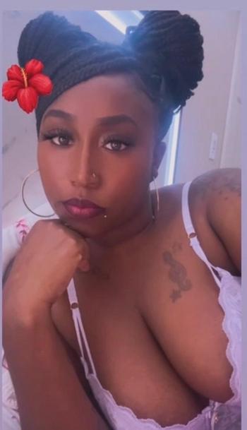 Kayla, 28  female escort, North Bay