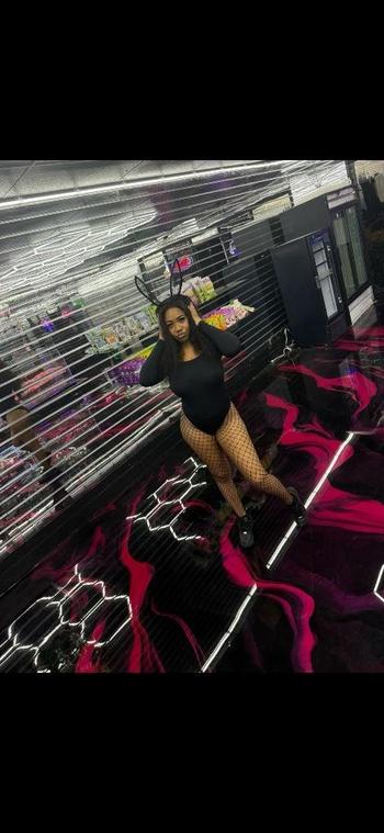 NAEBAE, 22  female escort, North Bay