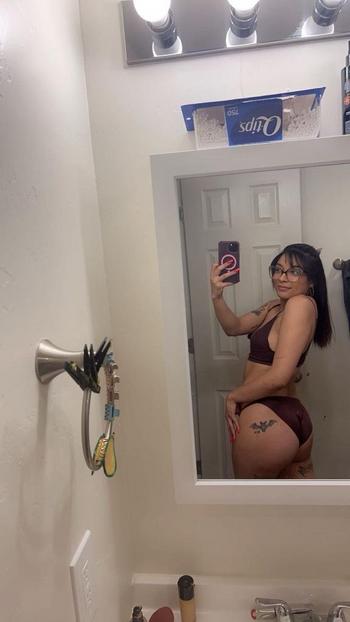 Breezy, 25  female escort, North Bay