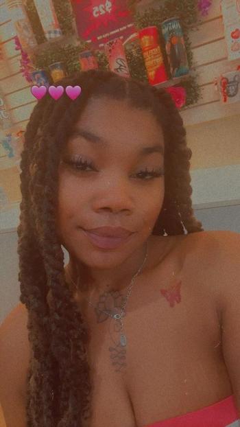 kash, 24  female escort, North Bay