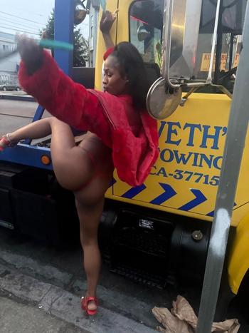 Leilani, 20  female escort, North Bay